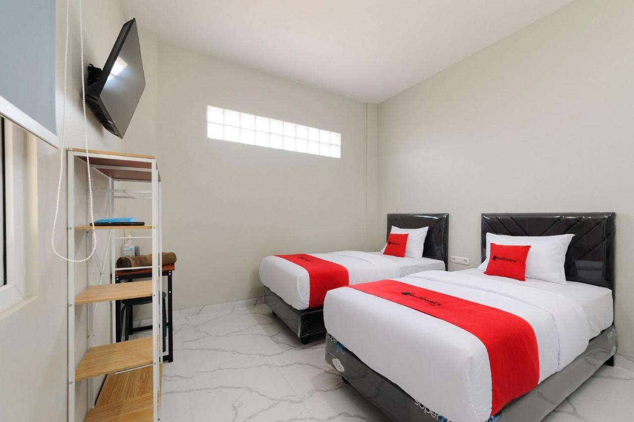 Reddoorz Near Gsg Unila Lampung Hotel Bandar Lampung Exterior photo